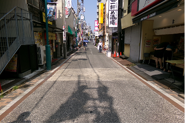 ⑦さらに道路を前進